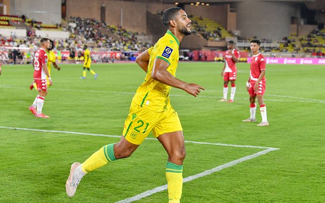 武汉三镇发布备战花絮；转会期状态回暖；法国杯任务艰巨；数据趋势出现新变化的简单介绍