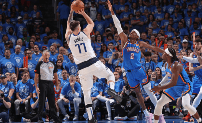 包含达拉斯独行侠关键时刻内部沟通，志在西甲名次提升，更衣室稳定，高层口径保持一致的词条