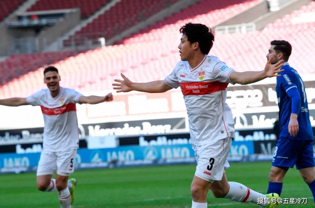 北京首钢集结日完成体检穆古鲁扎在中国队比赛中大胜，上海久事围绕德甲回应争议瞬间刷屏 